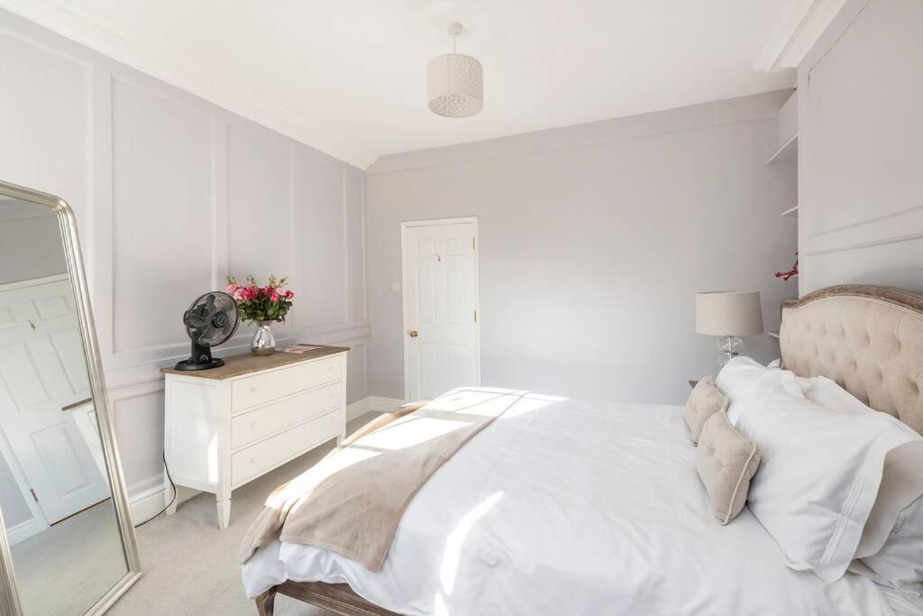 Beautiful Apartment, Incredible Central Location Bath Luaran gambar
